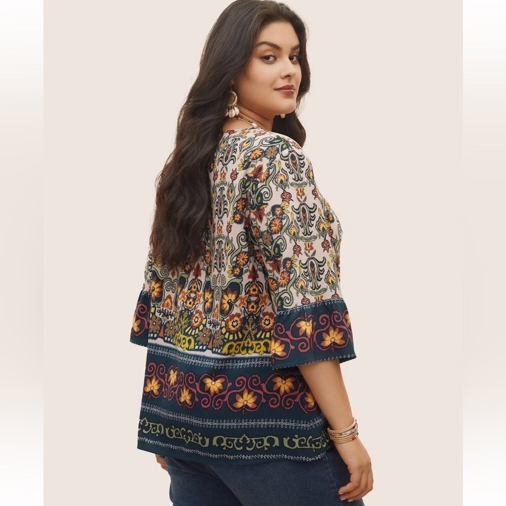 BloomChic Plus Size XL Boho Print Lace Up Bell Sleeve Blouse us14-16 - Picture 2 of 8